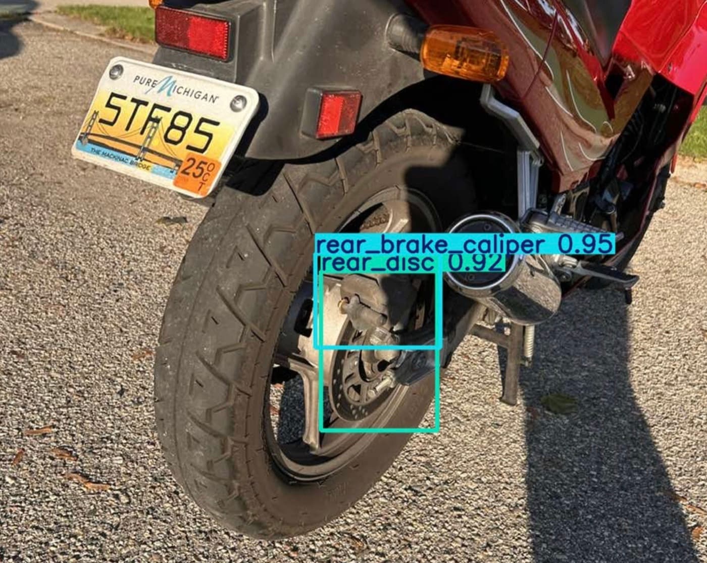 Motorcycle detector output showing rear brake caliper and rear disc labels from an alternate angle.